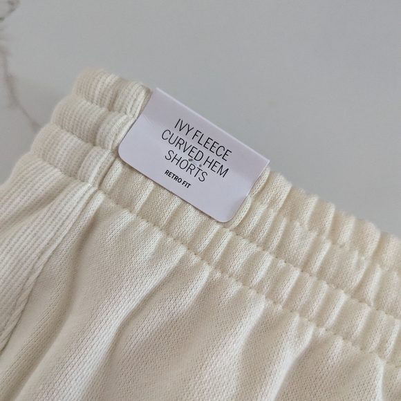 PINK Ivy Fleece Curve Hem Shorts - Picture 6 of 6